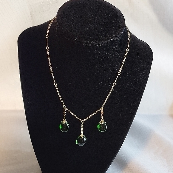 Gold‎ Tone Emerald Green Drop Necklace - Picture 9 of 13